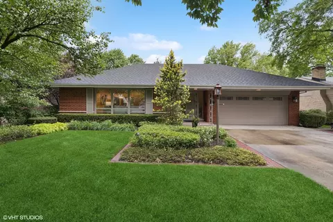 220 51st St, Western Springs, IL 60558