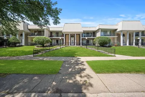 9820 S Karlov Ave #1A, Oak Lawn, IL 60453