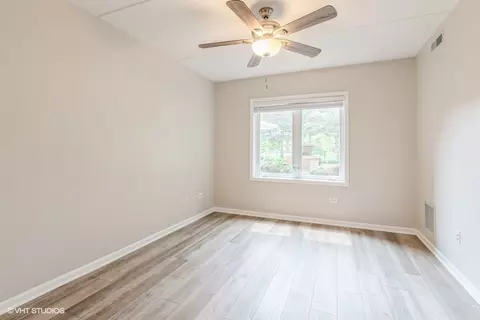 Bedroom - 740 Creekside Dr #101, Mount Prospect, IL 60056 photo 1 of 1