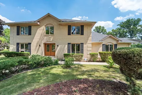 901 Burr Oak Ct, Oak Brook, IL 60523