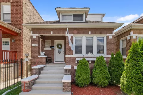 4947 W Kamerling Ave, Chicago, IL 60651