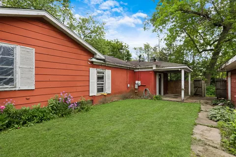 37886 Orchard Rd, Waukegan, IL 60087