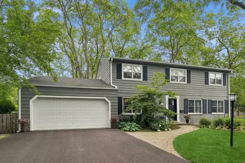 1235 Courier Ct, Deerfield, IL 60015