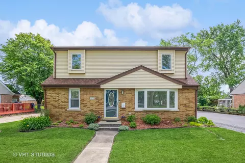 10743 Lombard Ave, Chicago Ridge, IL 60415