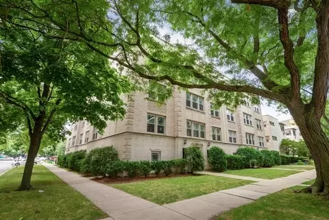 120 Elmwood Ave #1, Evanston, IL 60202