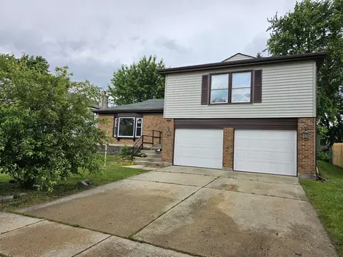 1016 Concord Dr, Bartlett, IL 60103 photo 1