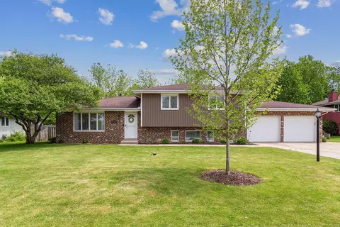 16951 S Plainsman Ct, Plainfield, IL 60586