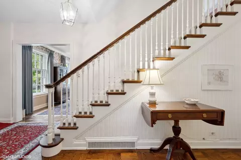 Entry Way - 415 Berkeley Ave, Winnetka, IL 60093 photo 2 of 2