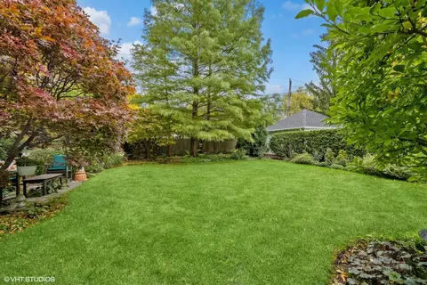 Exterior - 415 Berkeley Ave, Winnetka, IL 60093 photo 4 of 6