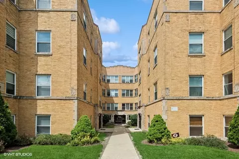 4950 N Kimball Ave #2E, Chicago, IL 60625