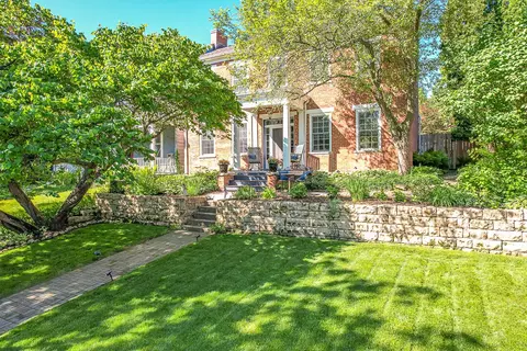 312 Elk St, Galena, IL 61036