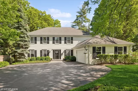 2946 Lake Ave, Wilmette, IL 60091