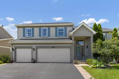 934 S Tremont Ln, Round Lake, IL 60073