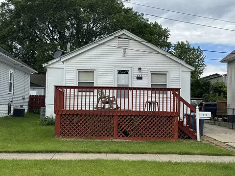 853 Mason Ave, Aurora, IL 60506