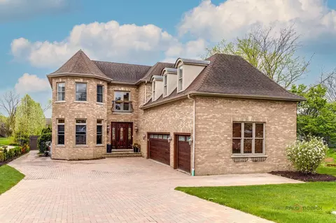 3825 Countryside Ln, Glenview, IL 60025