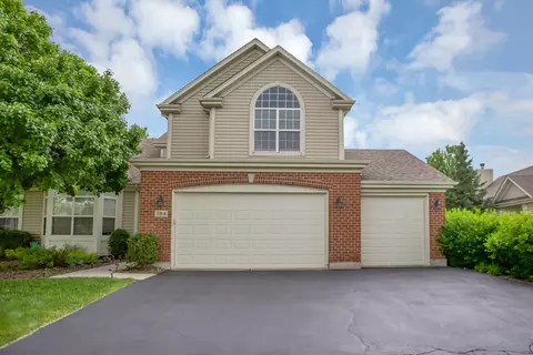 104 Valencia Pkwy #104, Gilberts, IL 60136