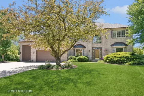 24365 Woodhall Ct, Naperville, IL 60564
