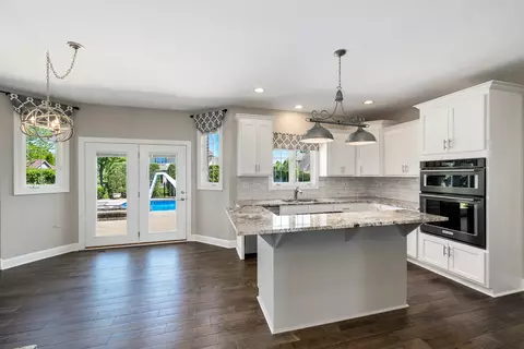 Kitchen - 11344 Abbey Rd, Mokena, IL 60448 photo 2 of 4