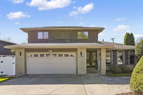 9900 S 86th Ct, Palos Hills, IL 60465