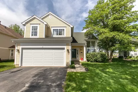 15 Coventry Ct, South Elgin, IL 60177