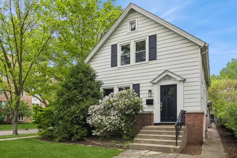 2429 Central St, Evanston, IL 60201