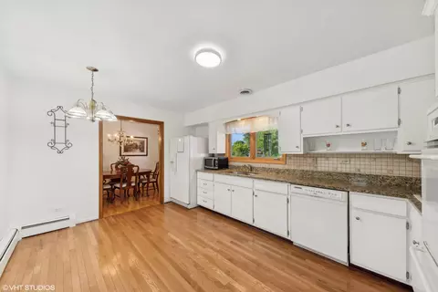Kitchen - 208 Spring Ct, Roselle, IL 60172 photo 1 of 2