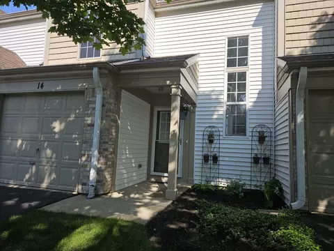 14 Carey Ln, Streamwood, IL 60107