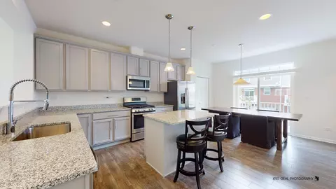 2971 Madison Dr, Naperville, IL 60564 photo 5