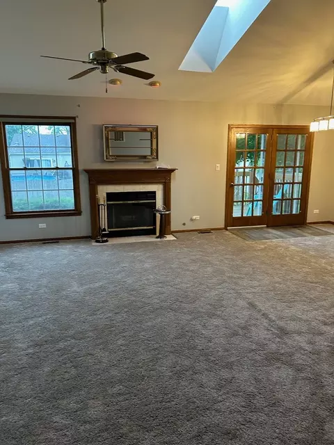 699 Foster Ave, Bartlett, IL 60103 photo 2