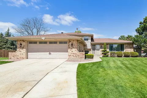 14320 S West Glen Dr, Homer Glen, IL 60491