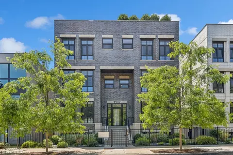 1107 W Chestnut St #2W, Chicago, IL 60642