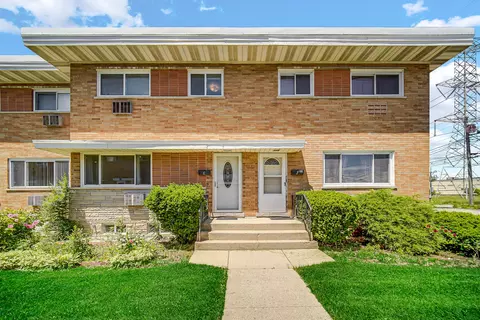 8666 Gregory Ln #E, Des Plaines, IL 60016