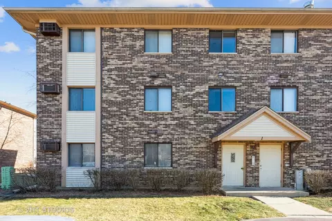1 Parkside Ct #5, Vernon Hills, IL 60061