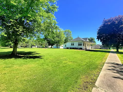 Exterior - 505 Morgan St, Long Point, IL 61333 photo 8 of 10