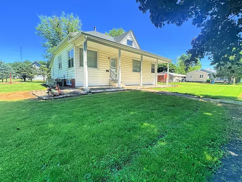Exterior - 505 Morgan St, Long Point, IL 61333 photo 9 of 10