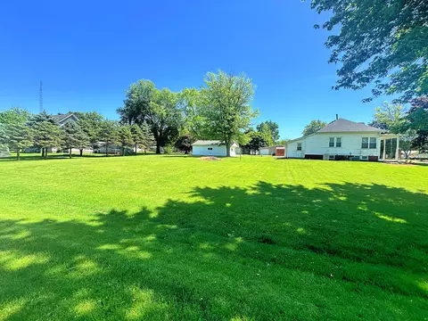 Exterior - 505 Morgan St, Long Point, IL 61333 photo 7 of 10