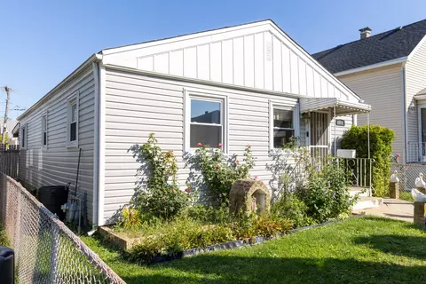 Exterior - 6043 S 74th Ct, Summit, IL 60501 photo 2 of 5