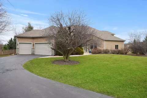 Exterior - 6206 Whiteoak Dr, Mchenry, IL 60050 photo 2 of 5
