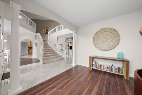 Entry Way - 6206 Whiteoak Dr, Mchenry, IL 60050 photo 2 of 3