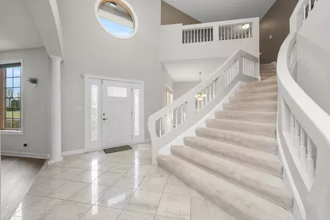 Entry Way - 6206 Whiteoak Dr, Mchenry, IL 60050 photo 1 of 3