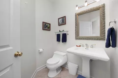 Bath - 6206 Whiteoak Dr, Mchenry, IL 60050 photo 1 of 5