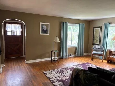 Entry Way - 704 Woolf Ct, Rochelle, IL 61068 photo 2 of 2