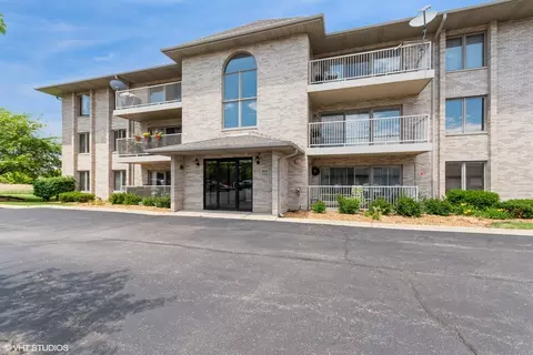 1053 Ashley Ct S #1C, Lockport, IL 60441