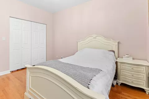 Bedroom - 529 W 44th Pl, Chicago, IL 60609 photo 12 of 14