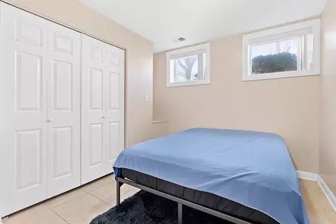 Bedroom - 529 W 44th Pl, Chicago, IL 60609 photo 13 of 14