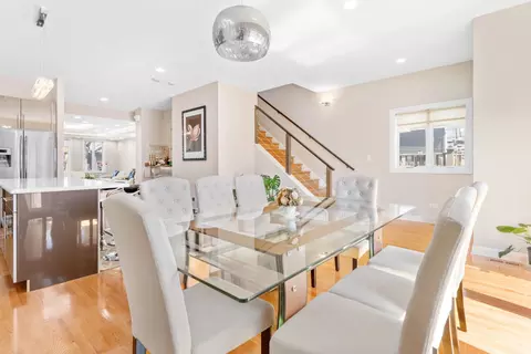 Dining - 529 W 44th Pl, Chicago, IL 60609 photo 1 of 2