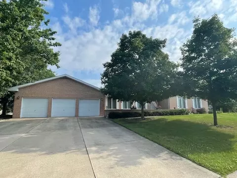 723 Westshore Dr, Shorewood, IL 60404