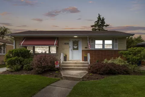 4636 W 99th St, Oak Lawn, IL 60453