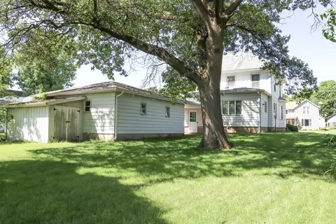 Exterior - 513 W Main St, Morrison, IL 61270 photo 3 of 4