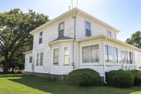 Exterior - 513 W Main St, Morrison, IL 61270 photo 4 of 4